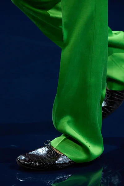 Look 99